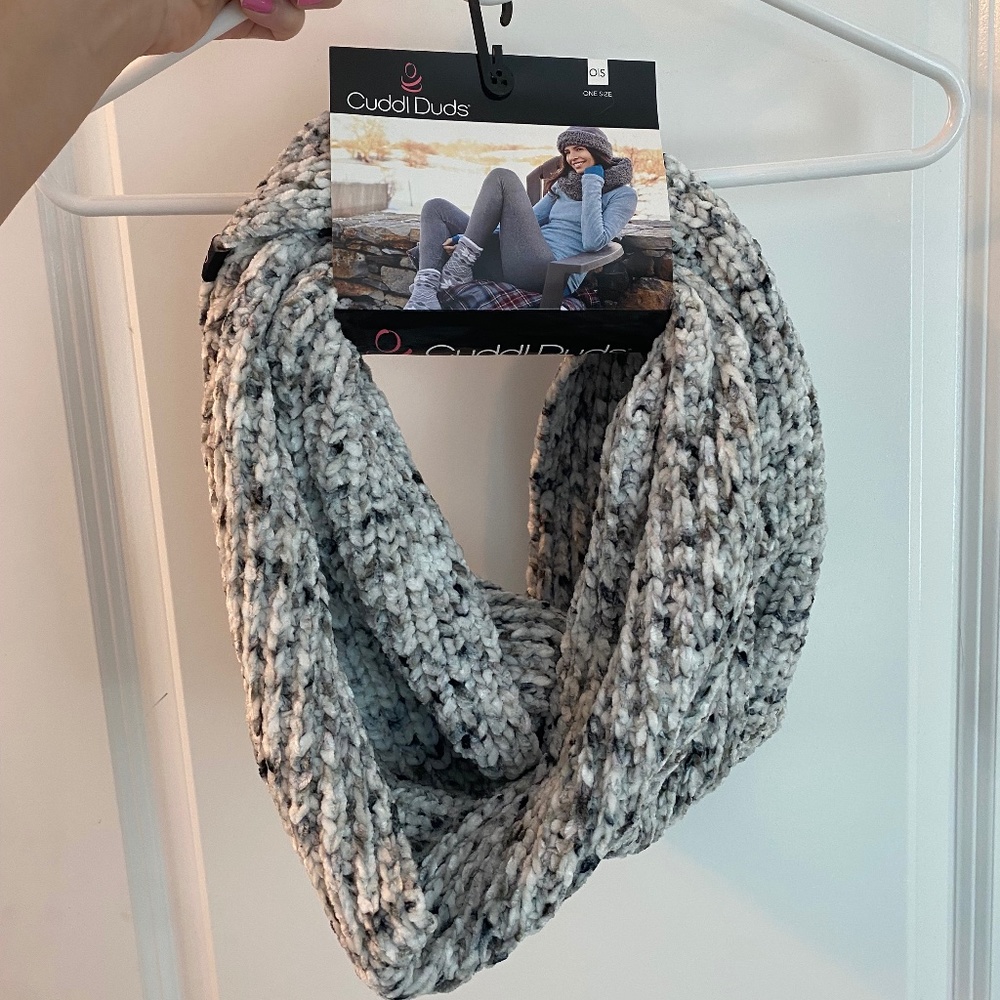 Cuddl Duds Scarf